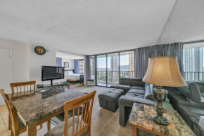Excellent Diamond Head View Condo - Remodeled, Free Parking!